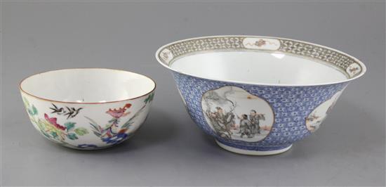 A Chinese grisaille and gilt decorated bowl, Yongzheng mark, 19th century, diameter 16cm (2)